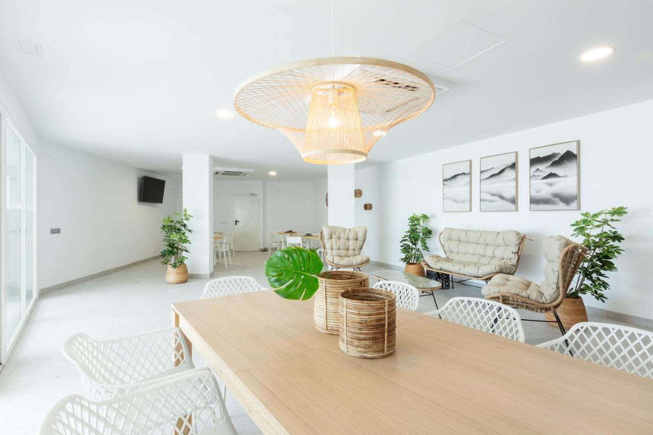טורוקס Apartamentos Martalia Nerja מראה חיצוני תמונה