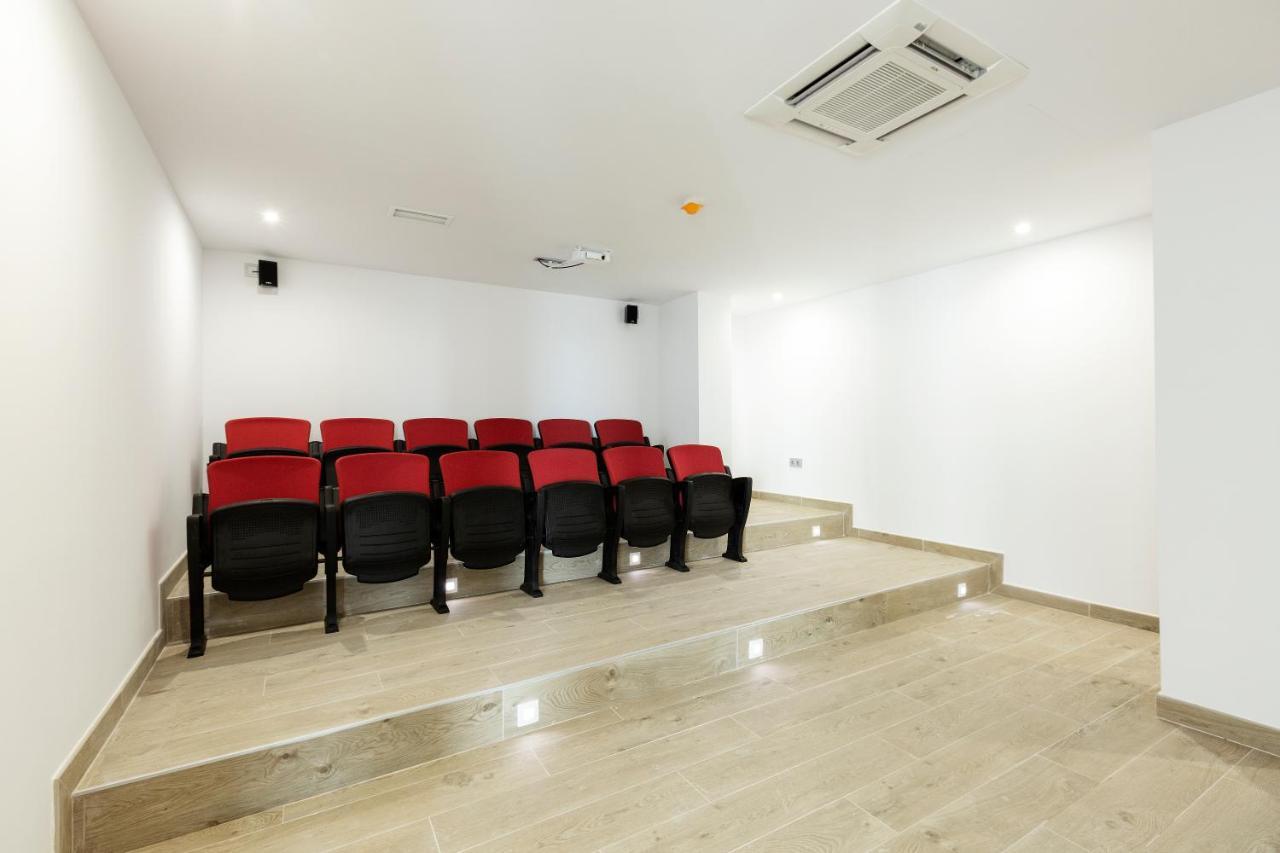 טורוקס Apartamentos Martalia Nerja מראה חיצוני תמונה